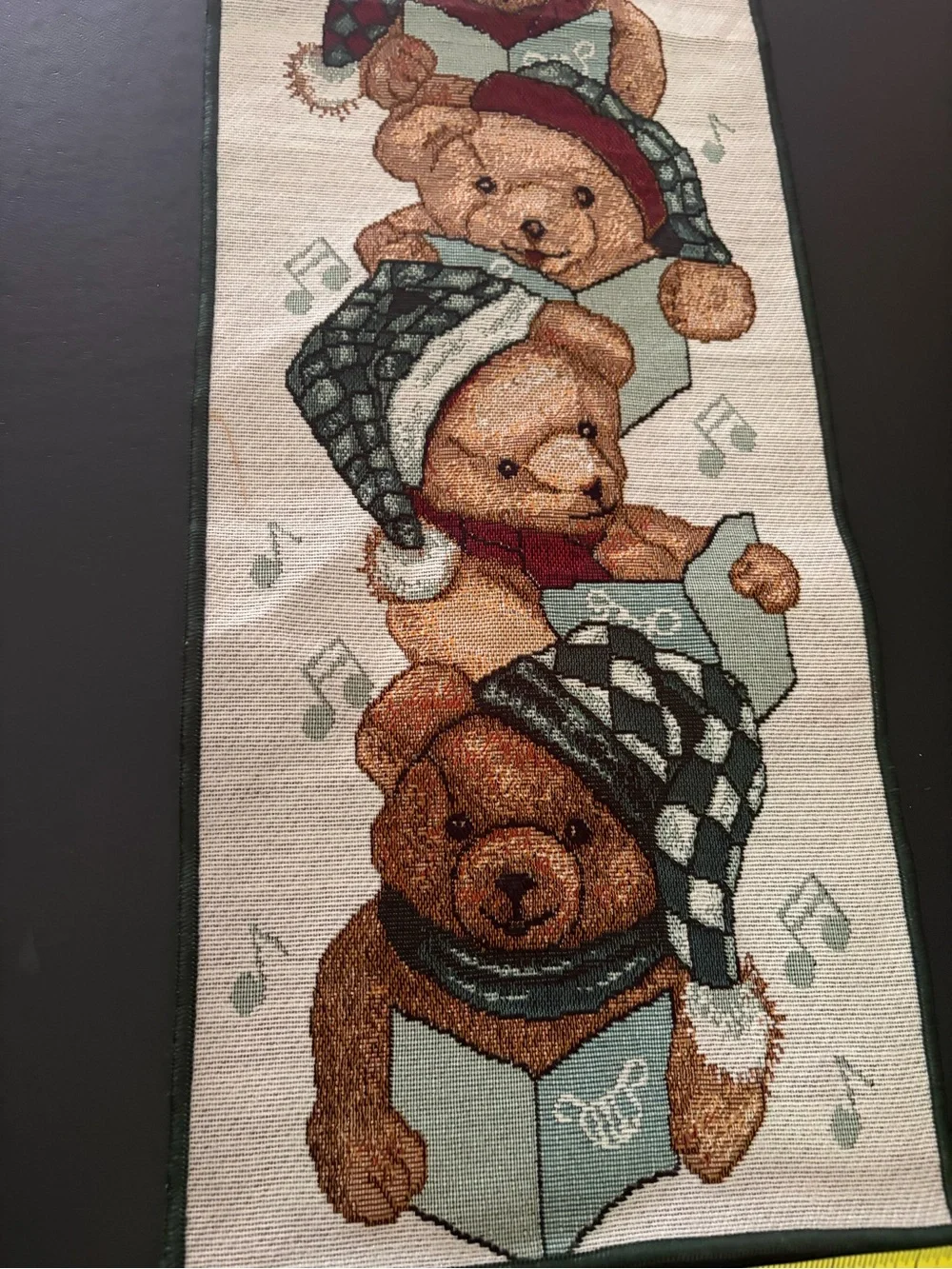 VTG Christmas caroling, bear tapestry Bell wall hanging banner